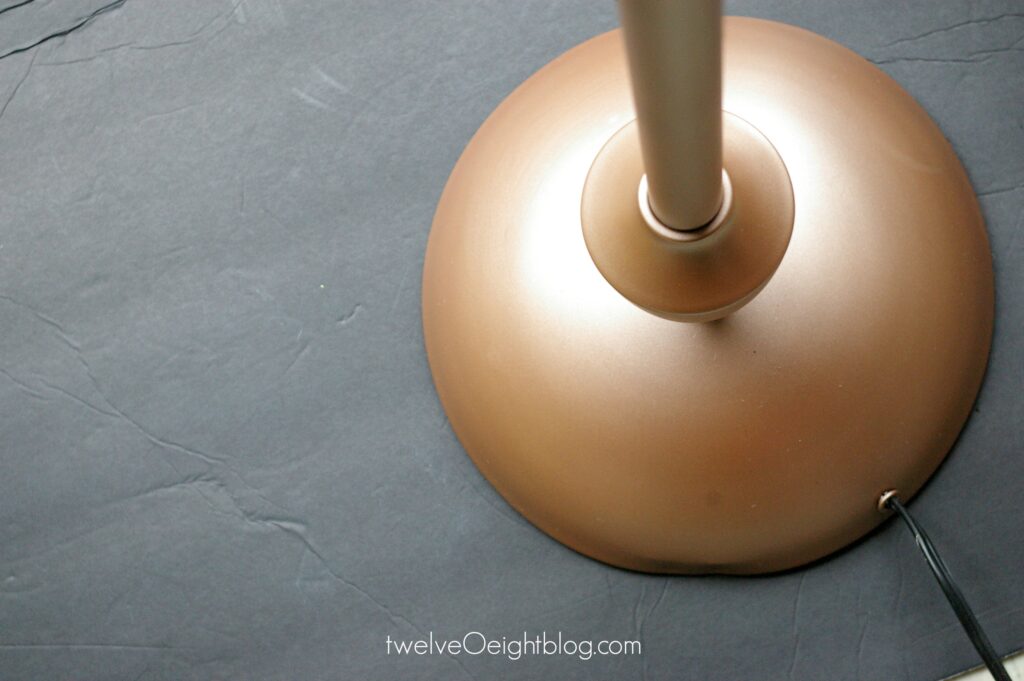 Copper lamp makeover #lamp #spraypaint #DIY #twelveOeight
